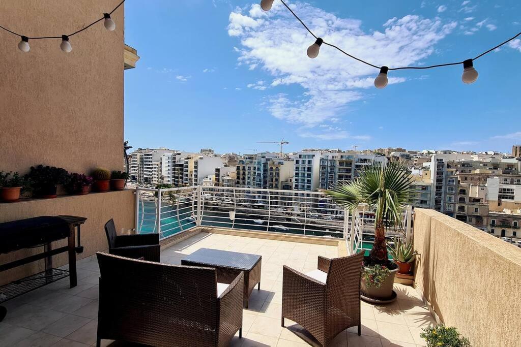 2 Bedroom Seafront Duplex Penthouse In The Heart Of Spinola Bay Saint Julian's Exterior foto