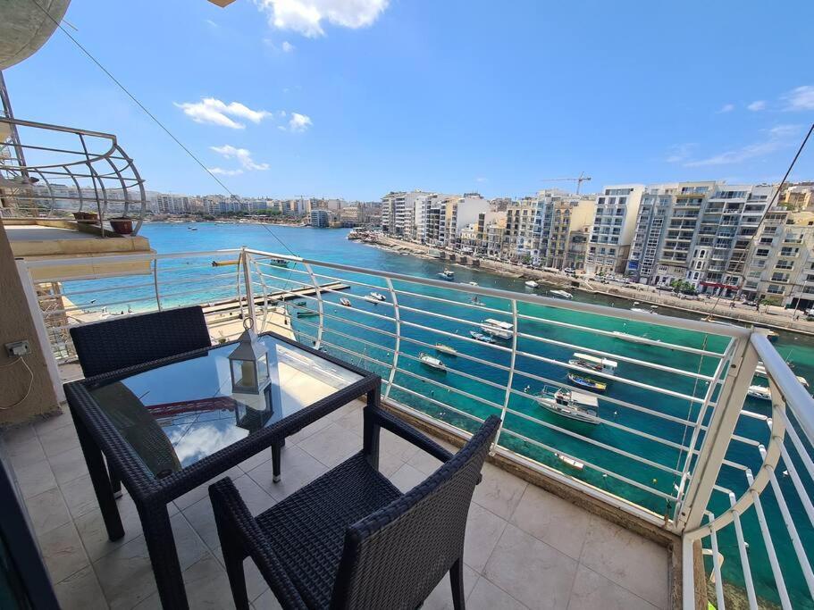2 Bedroom Seafront Duplex Penthouse In The Heart Of Spinola Bay Saint Julian's Exterior foto
