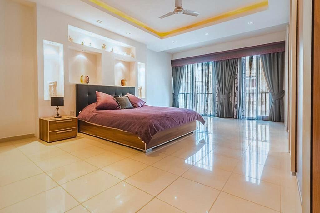 2 Bedroom Seafront Duplex Penthouse In The Heart Of Spinola Bay Saint Julian's Exterior foto