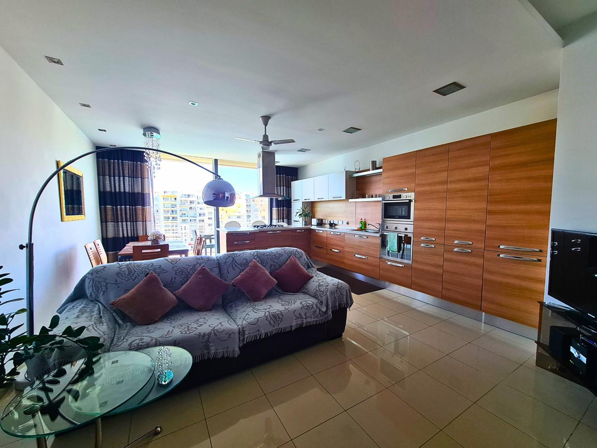 2 Bedroom Seafront Duplex Penthouse In The Heart Of Spinola Bay Saint Julian's Exterior foto